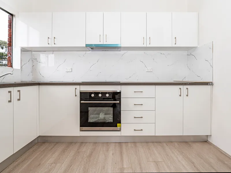 Centrally Located Modern Two Bedroom Apartment