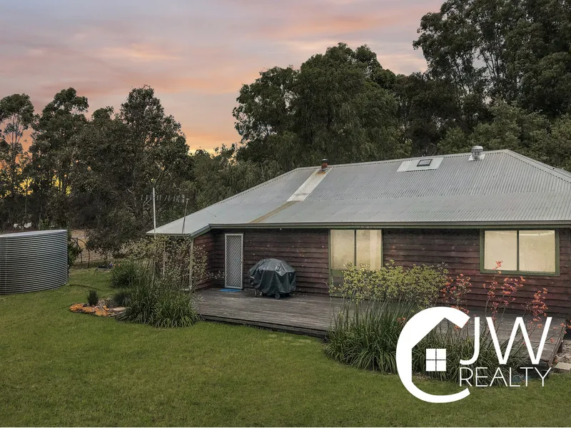 PRIVATE & SPACIOUS RIVER PROPERTY