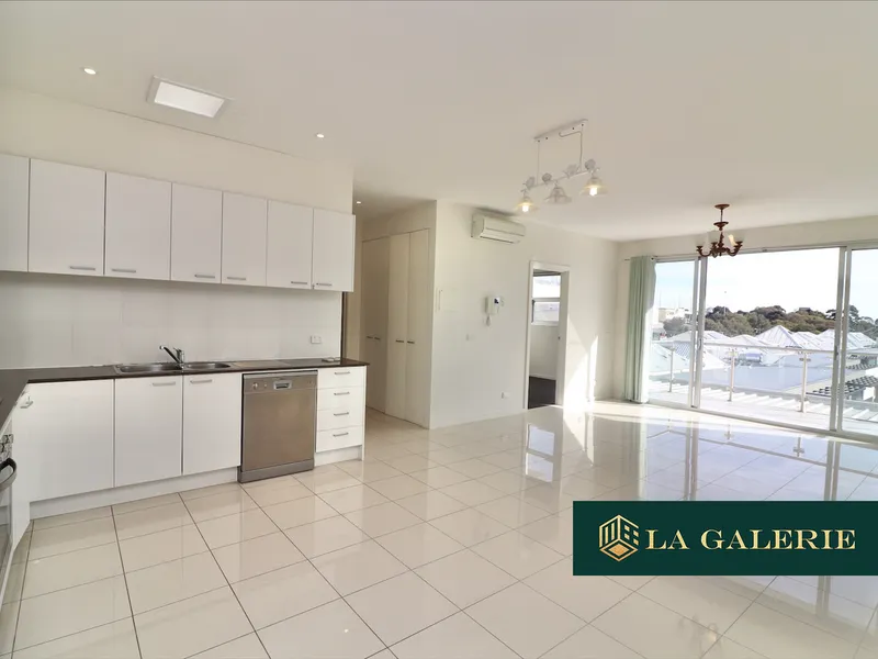 Large 2 Bedrooms 2 Bathrooms 1 Car Park neighboring Forest Hill Chase Shopping Centre