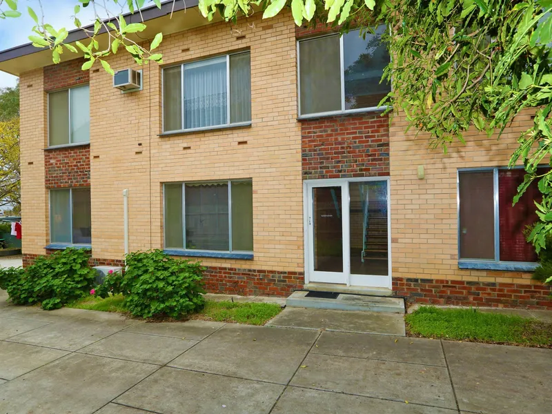 Immaculately Presented Ground Floor Apartment