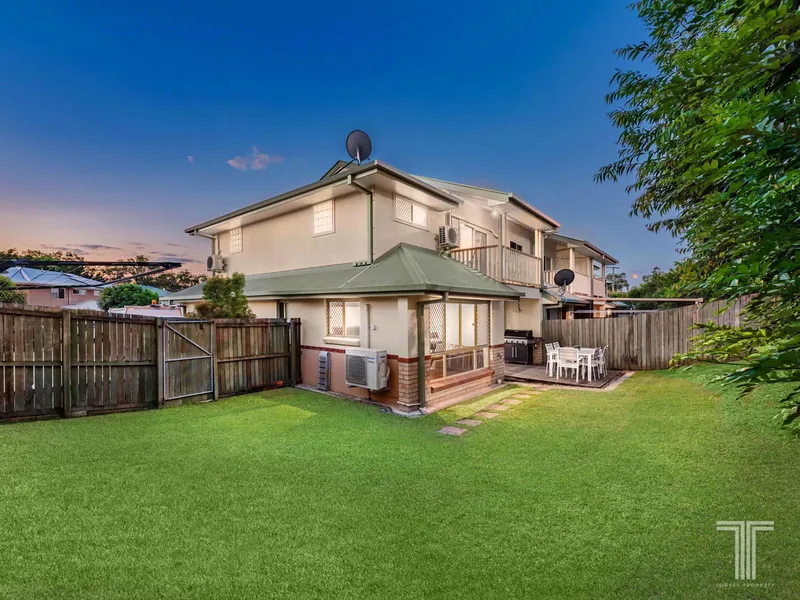 Renovated Townhouse in a Quiet and Gated Complex