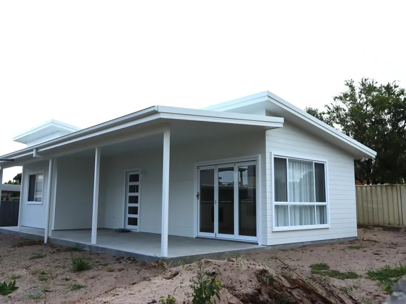 BRAND NEW GRANNY FLAT ON BEACH STREET