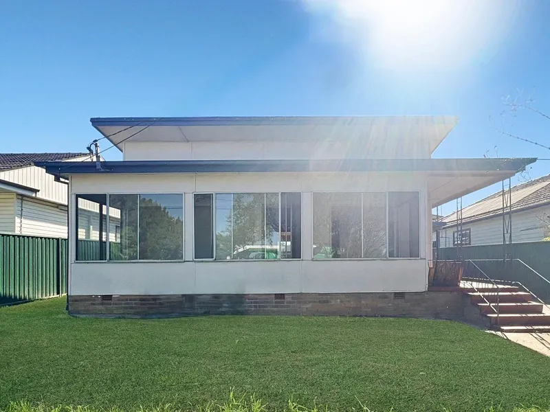 IMPRESSIVE LOCATION & CONVENIENT