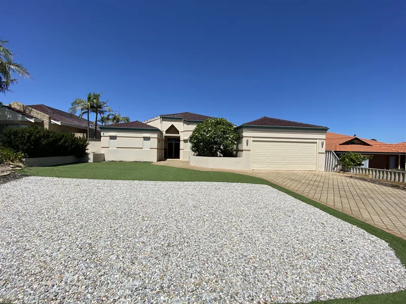 Lovely 4 Bedroom Home - Large Alfresco & Low Maintenance Yard