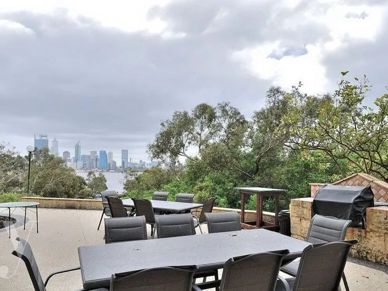 Swan River Foreshore Access.