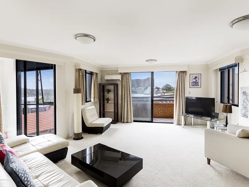 FURNISHED THREE BEDROOM APARTMENT AVAILABLE IN PYRMONT