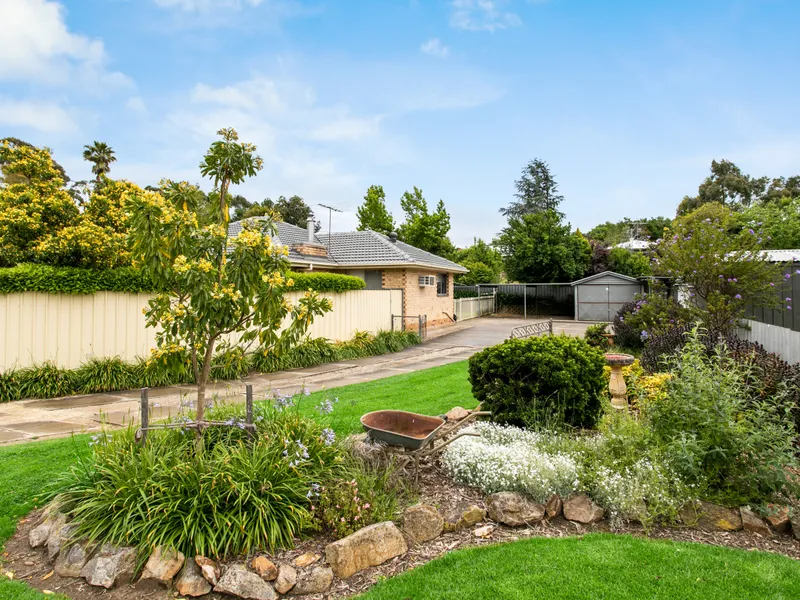 Idyllic Country Home Just Steps From Town Centre