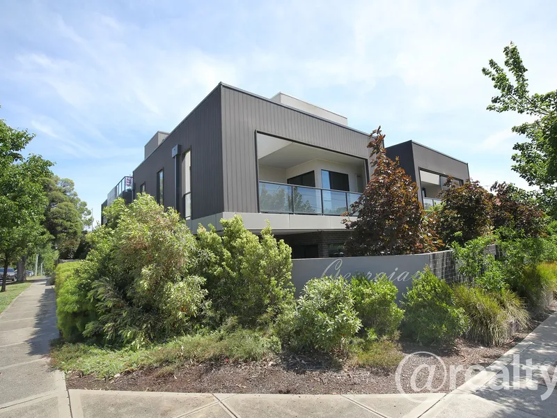 Located Within Walking Distance To Local Cafes and Restaurants.