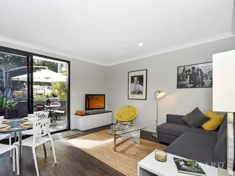 Lock and leave apartment in the heart of Leederville!