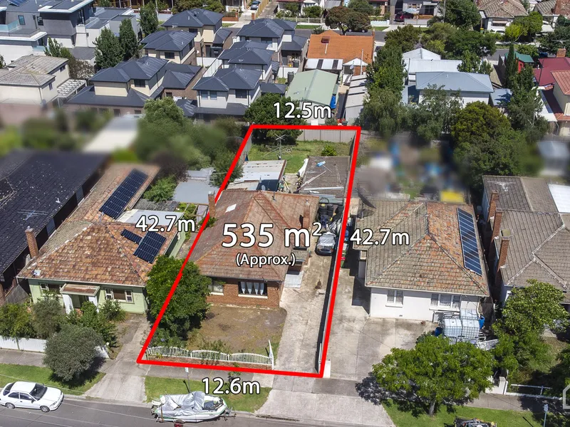 Exceptional Potential with Enviable Inner-Urban Ease!