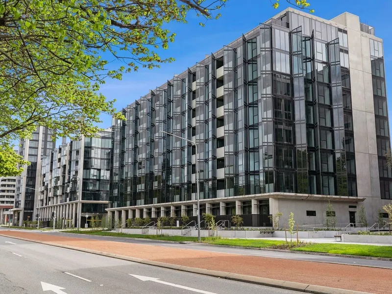 One bedroom PLUS study - ESSENTIAL WORKER AFFORDABLE HOUSING - 20% UNDER MARKET RENT