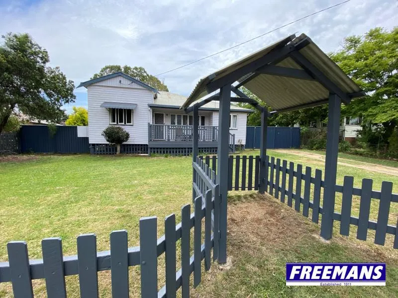 4 bedrooms in walking distance to Kingaroy CBD