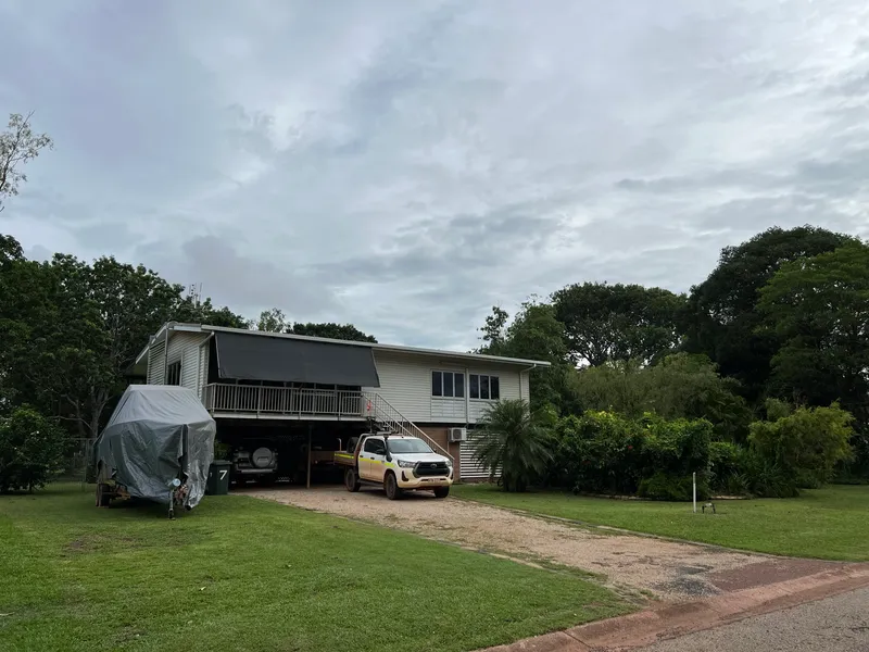 Spacious High-set- Ready for vacant possession