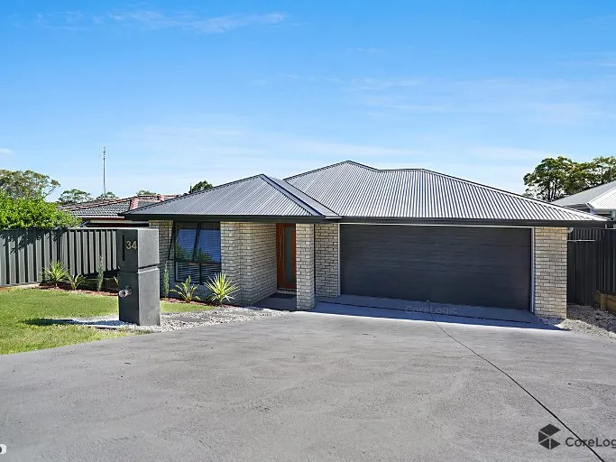 Immaculate Family Home in Lakeside Suburb