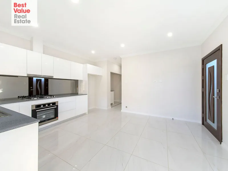 2 Bedroom Granny Flat with Lockup Garage!!!