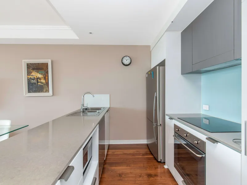 FURNISHED 2 BEDROOM IN PERFECT LOCATION!