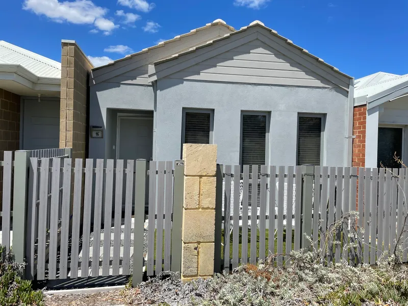 ALKIMOS BEACH - LOCK AND LEAVE LOW MAINTENANCE HOME. WALK TO ALKIMOS BEACH & ENJOY THE COASTAL LIFESTYLE THIS HOME OFFERS
