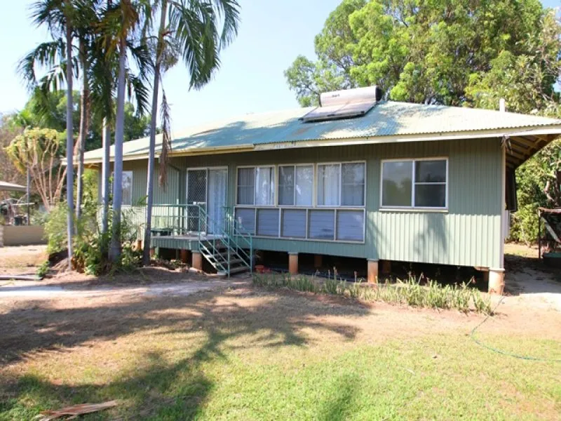 Unique Home With Comfy Vintage Feel