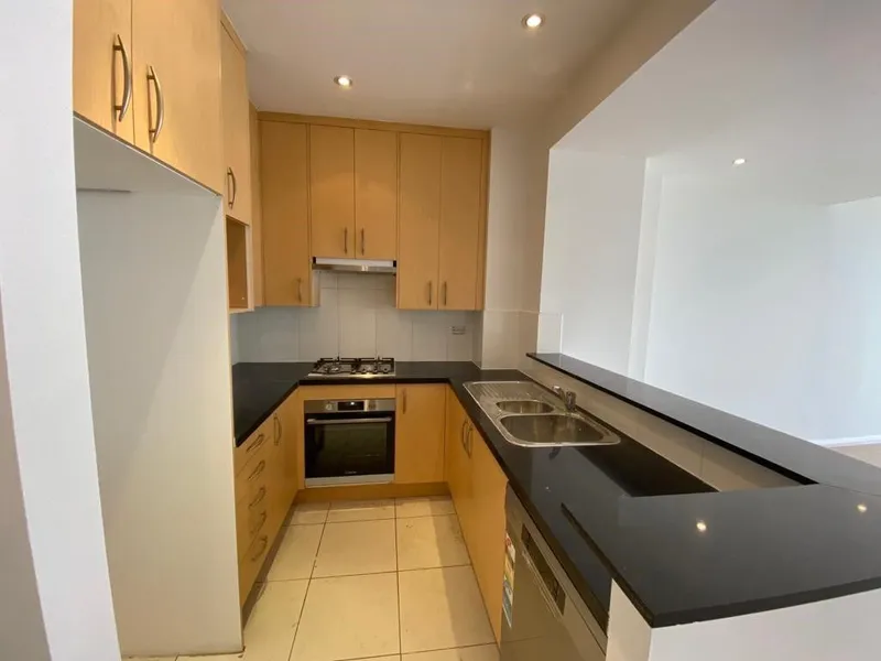 2 Bedroom Unfurnished Apartment with Parking at the Oaks Harmony