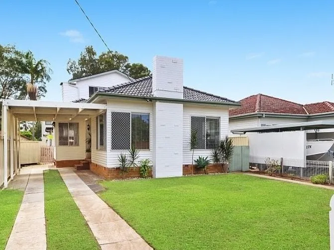 Spacious home with rear lane access
