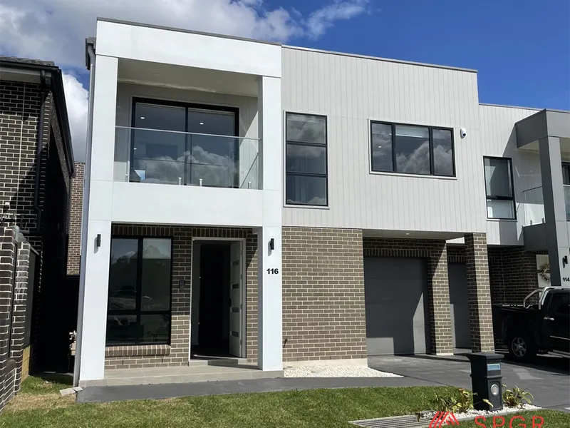 Brand new 4 bedroom townhouse