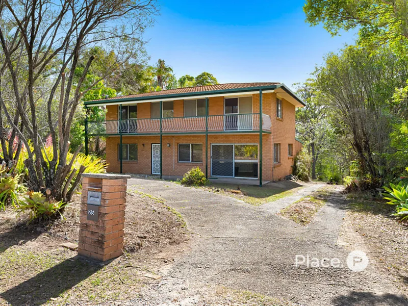 Impressive 1,844sqm property invites you to create your dream home