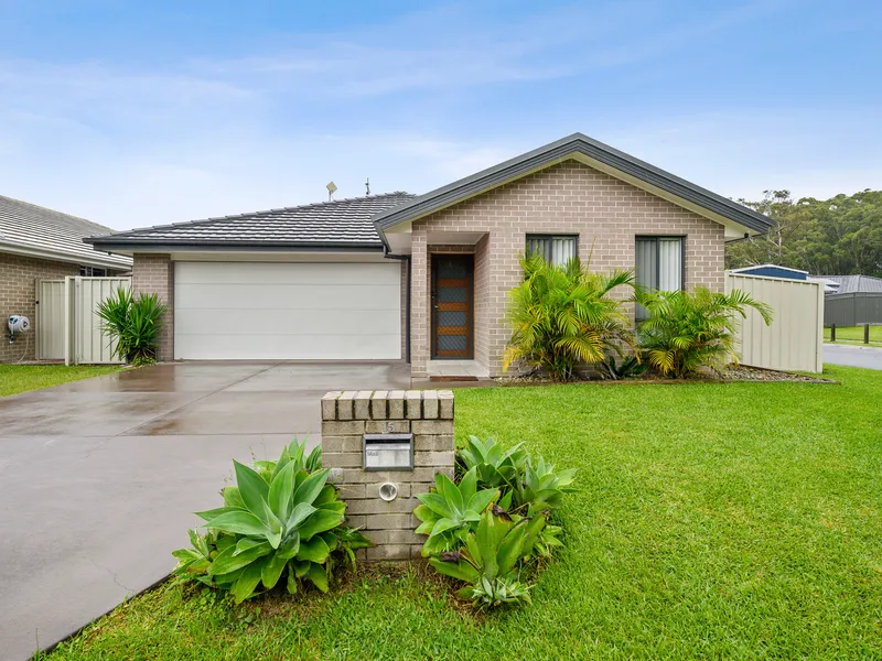 Modern home on a corner block in Sandy Beach