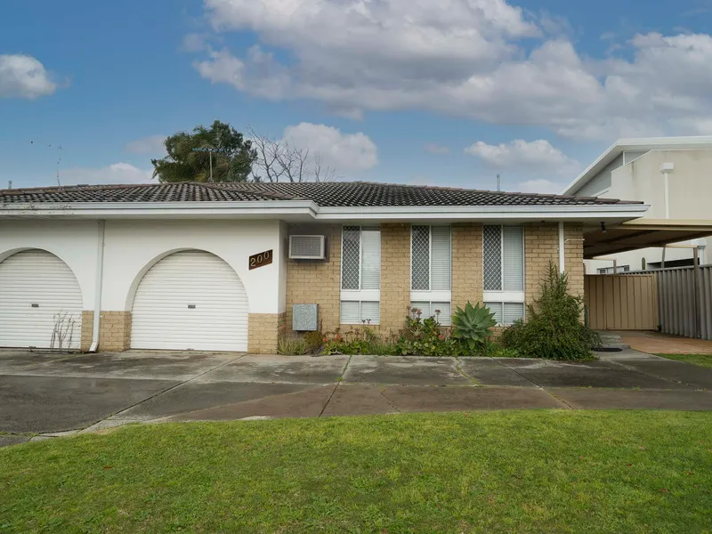 Fully renovated duplex half on 509sqm