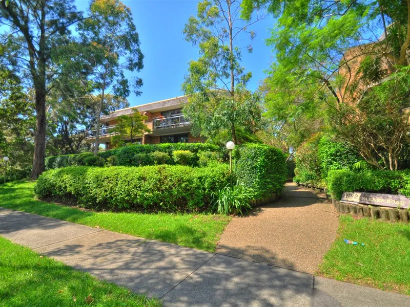 Bright & Airy with Privacy