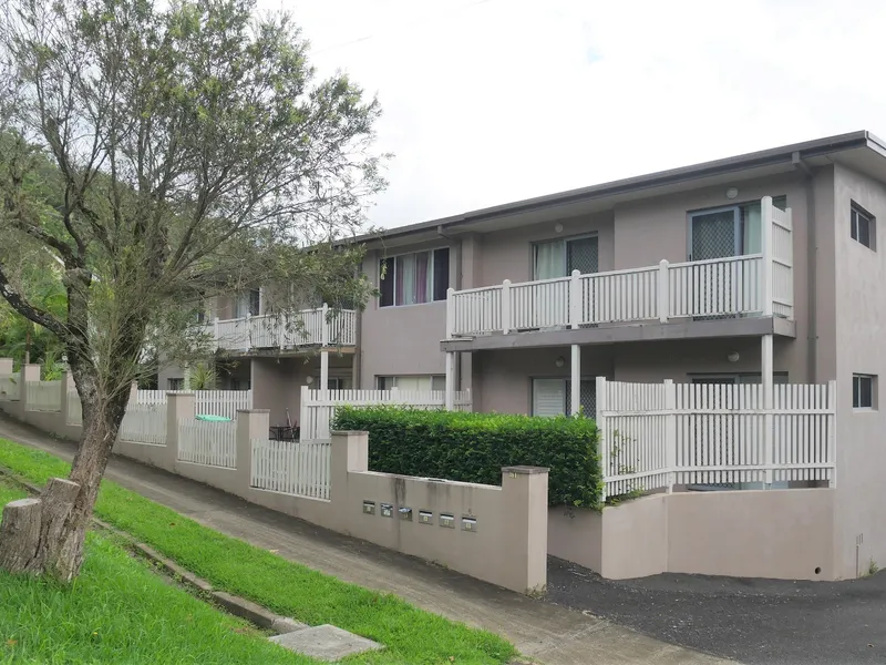 2 BEDROOM UNIT IN QUIET COMPLEX
