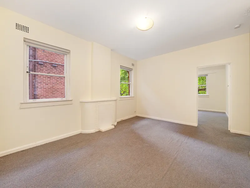 Two Bedroom Apartment Opposite Anderson Park