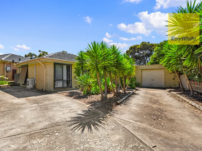 Four Bedroom Home in Huntfield Heights!