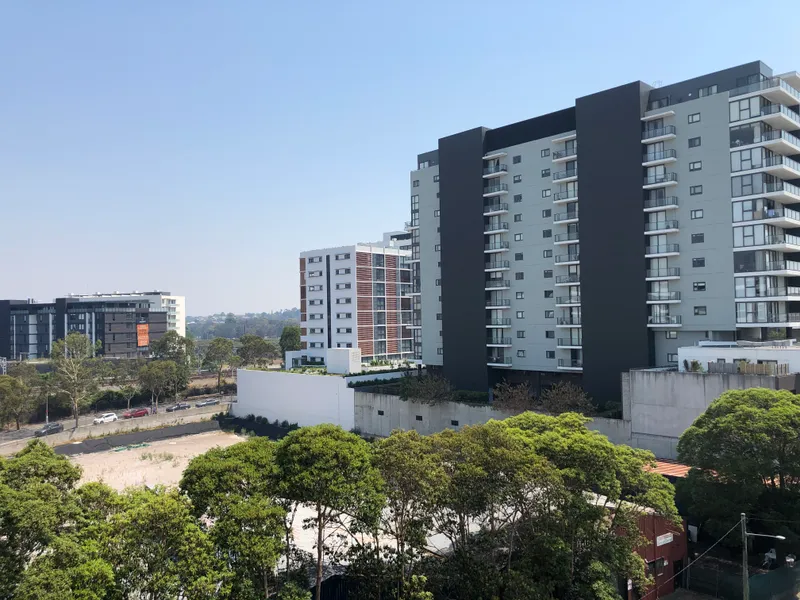 Modern 2 Bedroom 2 Bathroom 2 Car Space Apartment For Lease !
