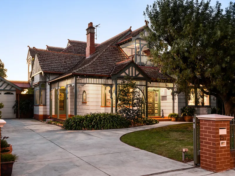 Sensational Federation Entertainer