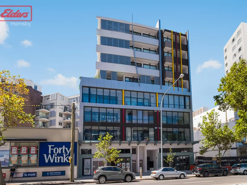 Sunny, 1 Bedroom Apartment in Super Convenient Location