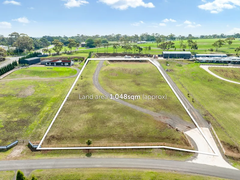 Lifestyle Acreage with Spectacular Views to the Bay