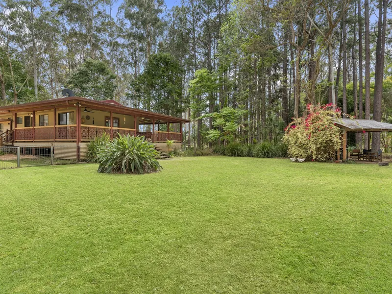 BEAUTIFUL 5.5 ACRE HORSE PROPERTY