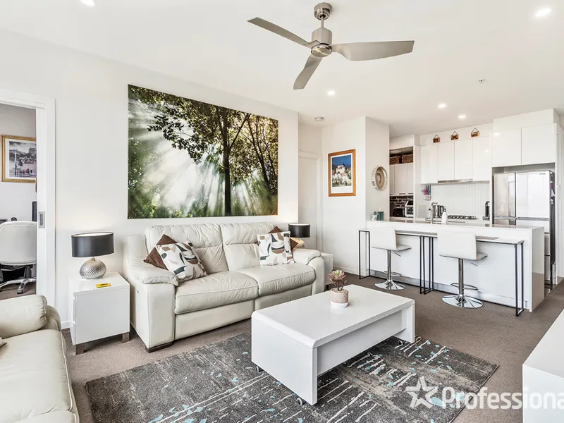 LOOKING FOR RESORT STYLE LIVING IN A PRIME LOCATION?