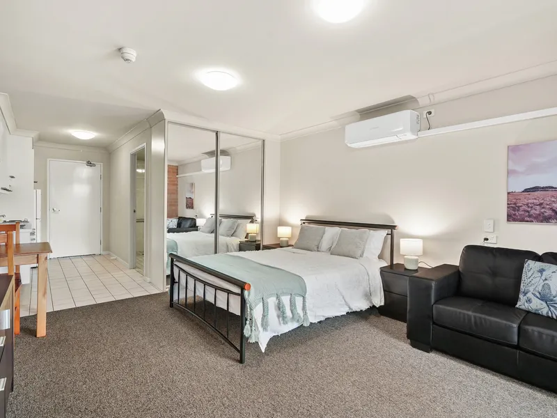 FURNISHED STUDIO APARTMENT