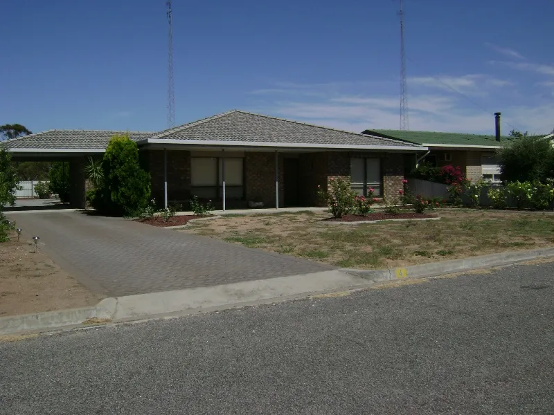 QUALITY WELL BUILT FAMILY HOME