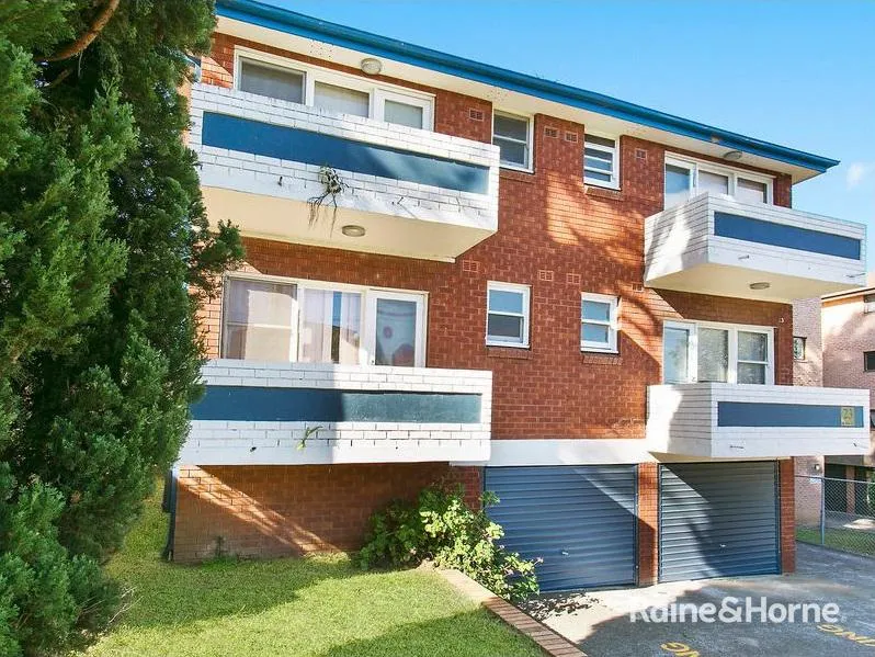 Two Bedroom Unit In Prime Harris Park Location!