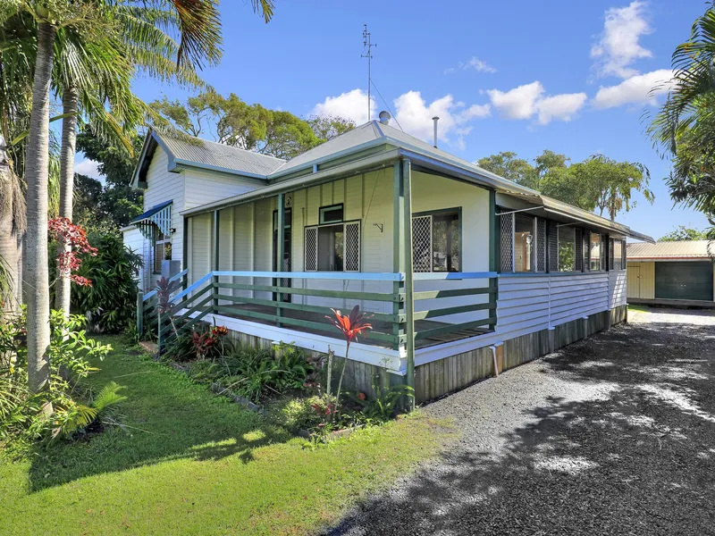 FOUR BEDROOMS WITH 'MAN SHED' ON A 1,012M2 ALLOTMENT!
