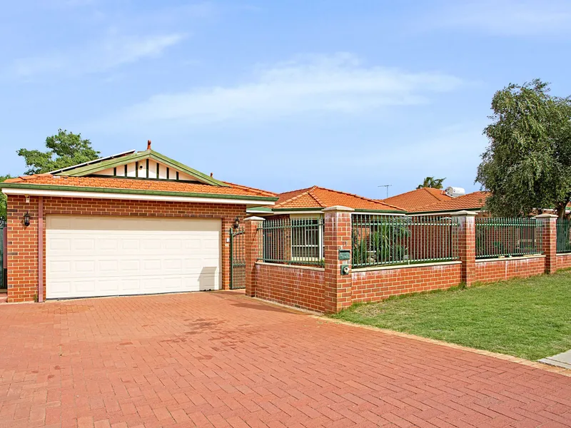 LARGE FAMILY HOME with POOL   Open Thurs 5 pm