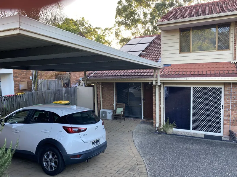 Renovated 3Bed 2Bath Duplex w possible dual living, NO BODY CORP FEES, in safe area w SOLAR and leafy outlook w parkland behind