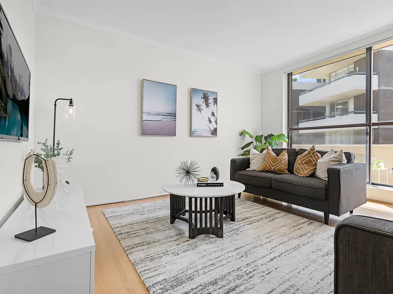 Quiet north-facing apartment of superb convenience 