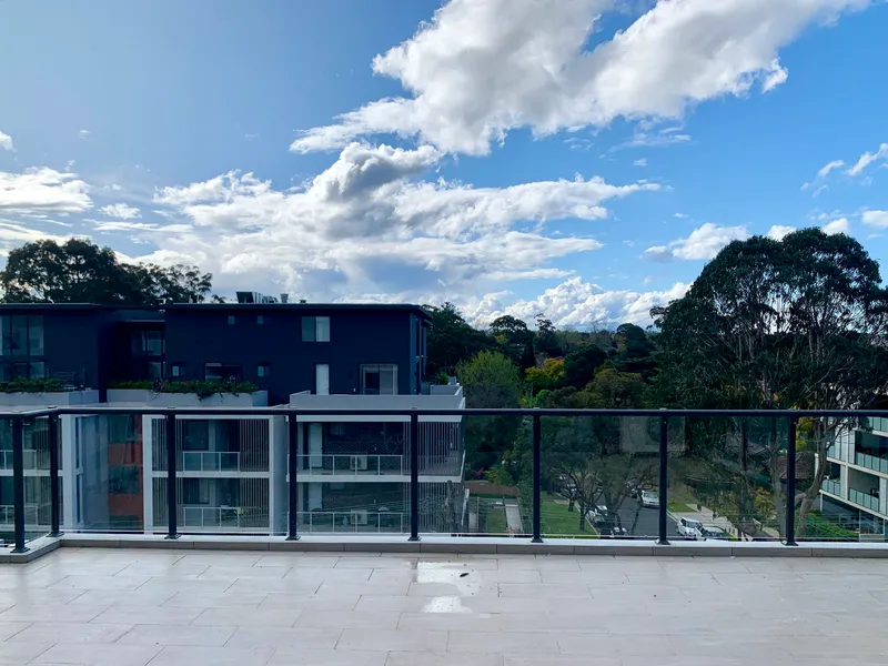 Near New 2-Storey Penthouse Living Style Apartment in the Heart of Epping