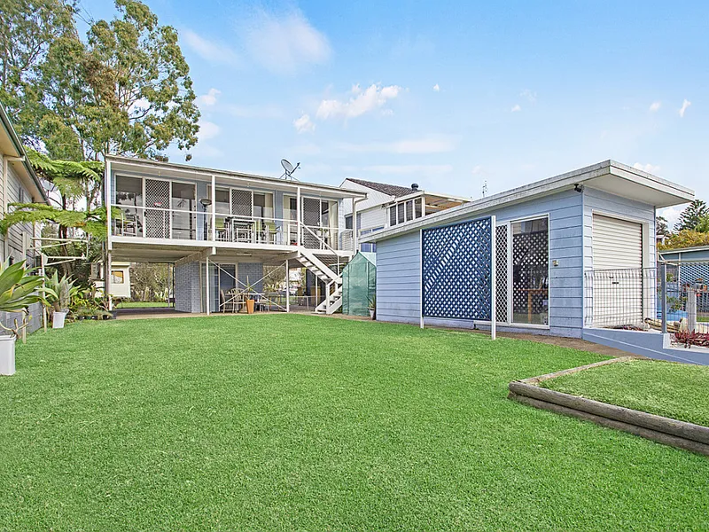 North Facing Absolute Waterfront