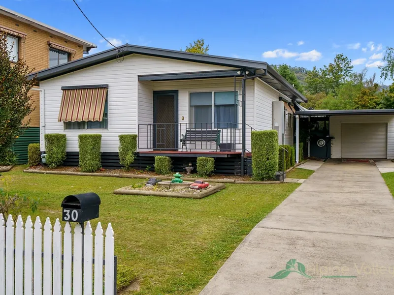 Well Maintained Home in Mount Beauty Adjoining Park