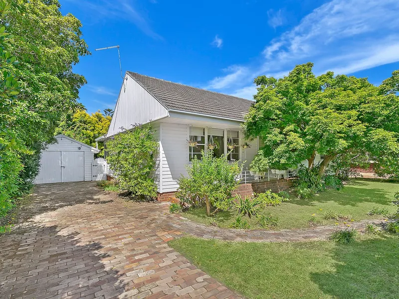 CHARMING COTTAGE IN GREAT LOCATION