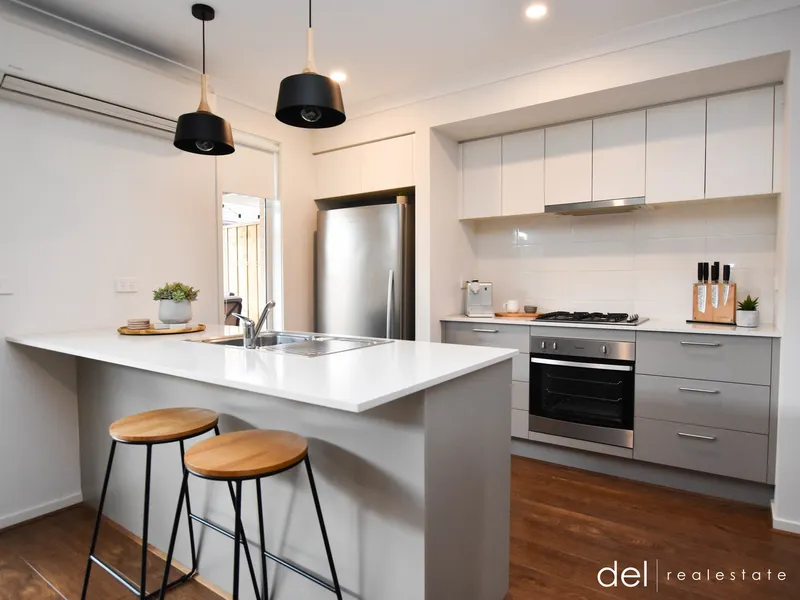 IMPRESSIVE TOWNHOUSE